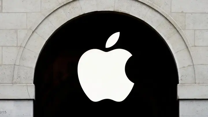 Apple suffers worst rout since 2025 on disappointing outlook