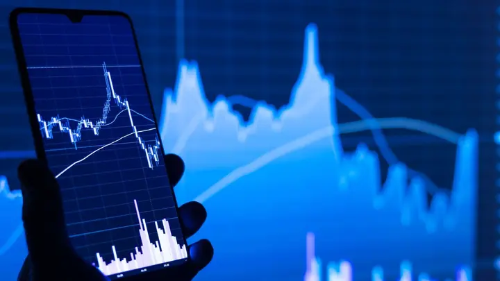 Muthoot Finance share price crashes over 11% after Q1 results 2026. Do you own?