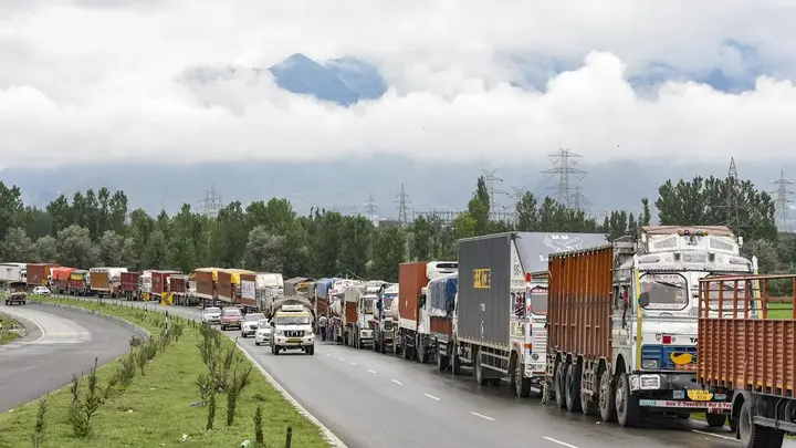Centre proposes phased rollout of V2V communication systems for safer roads