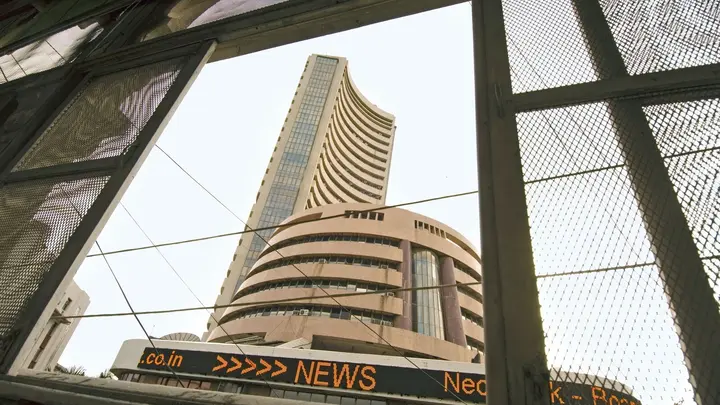 Top Gainers &amp; Losers on 4 August: LIC, Dabur India, Urban Company, DLF, PB Fintech, Kalyan Jewellers among top losers
