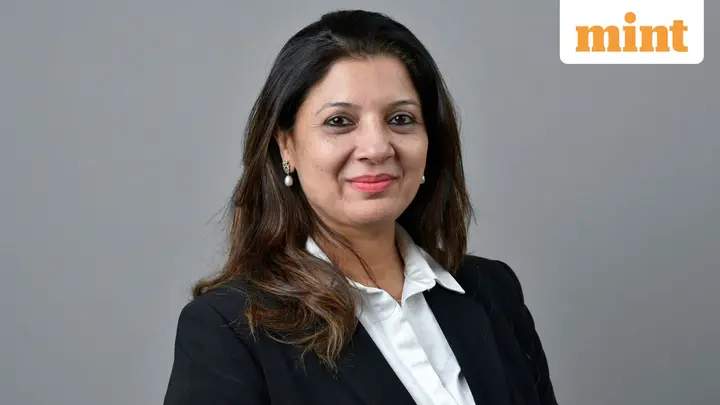Buy or sell: Gift Nifty signals flat start. Vaishali Parekh recommends three intraday stocks to buy today