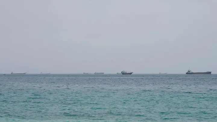 Gulf shipping traffic via Strait of Hormuz falls to six vessels