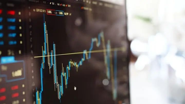 Penny stock under  ₹5 jumps 7% despite weak trends on Dalal Street. Do you own?