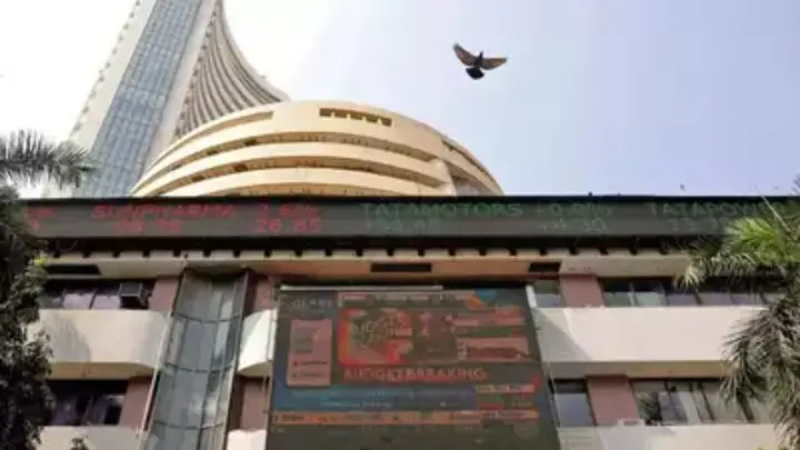 Markets end flat; Sensex ends falls 71 points, Nifty slips 30 points