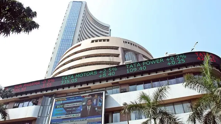 Nifty holds 24,000 at midday as IT gains, banking drag; crude above ₹8,250