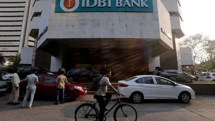 IDBI Bank stock crashes 10.5% as disinvestment uncertainty deepens