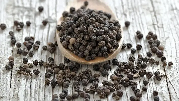 Pepper prices firm up on festival demand, lower domestic production