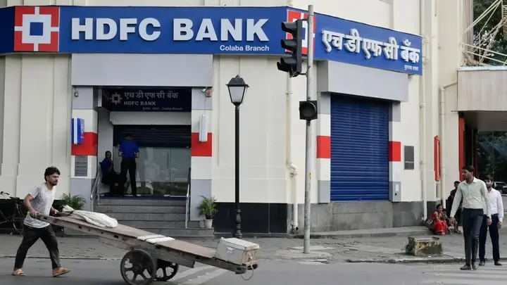 HDFC Bank shares dip below ₹716; Stock hits day low