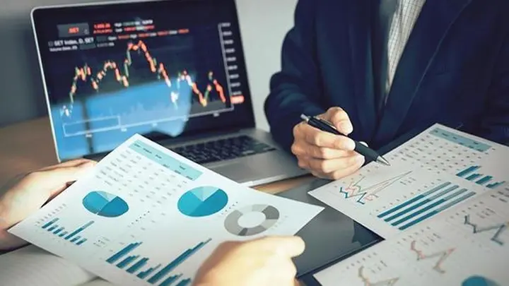 A data-driven analysis of mutual funds vs. PMS