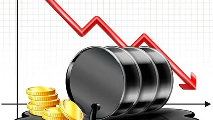 Crude oil falls as US, Iran halt weekend strikes