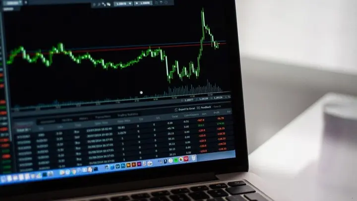 CXMT shares soar over 500% on Shanghai debut after Asia's biggest IPO